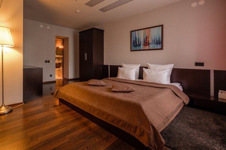 Room 21 of 54
