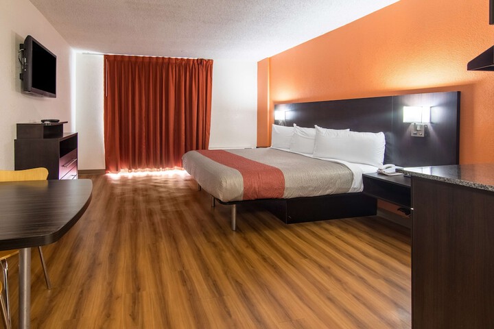 1 King Bed (15 of 15)