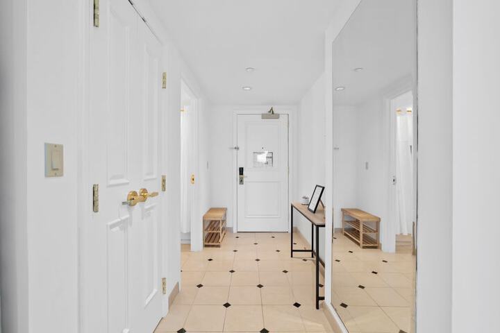Room 2 of 34