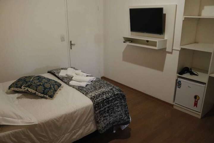 Room 15 of 19