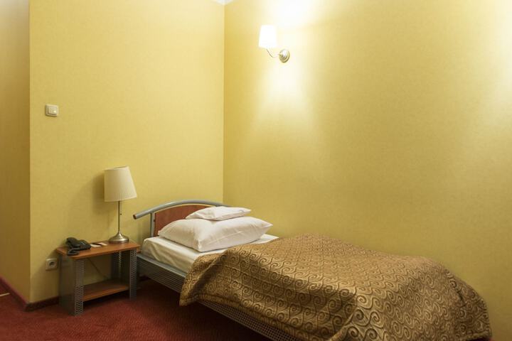 Room 17 of 49