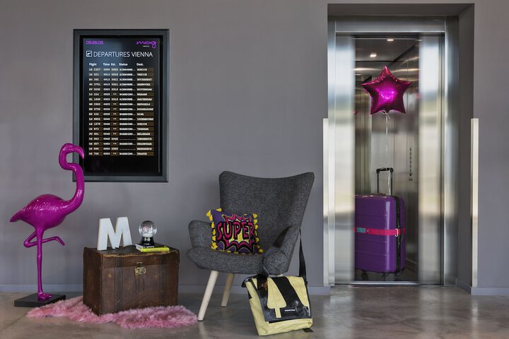 Guest Lobby