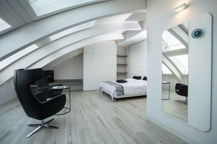Room 10 of 146