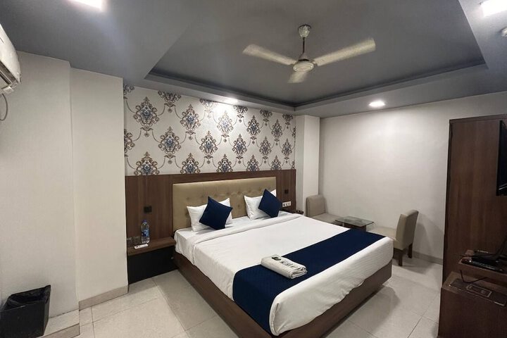 Room 14 of 27