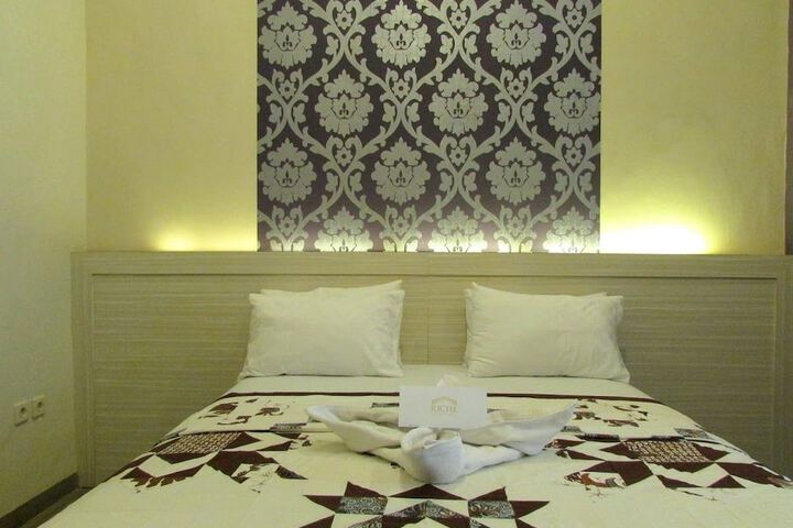 Room 10 of 37