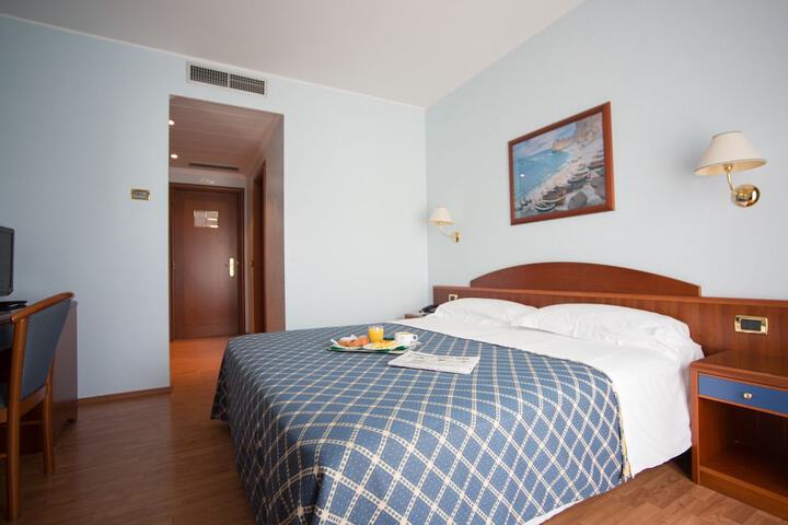 Room 30 of 78
