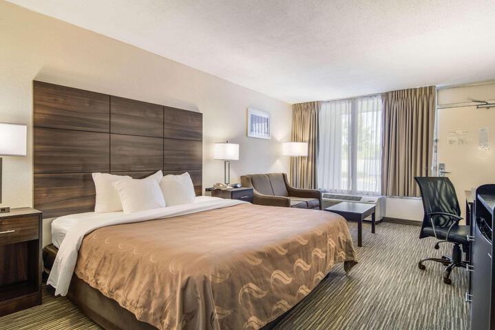 1 King Bed (7 of 7)