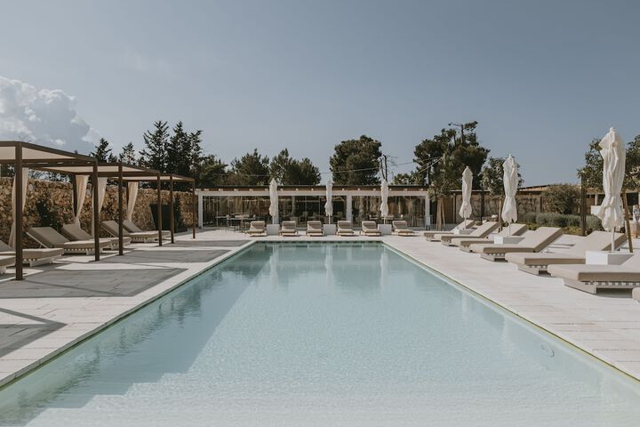 Pool 56 of 104