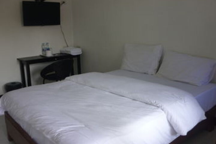 Room 12 of 22