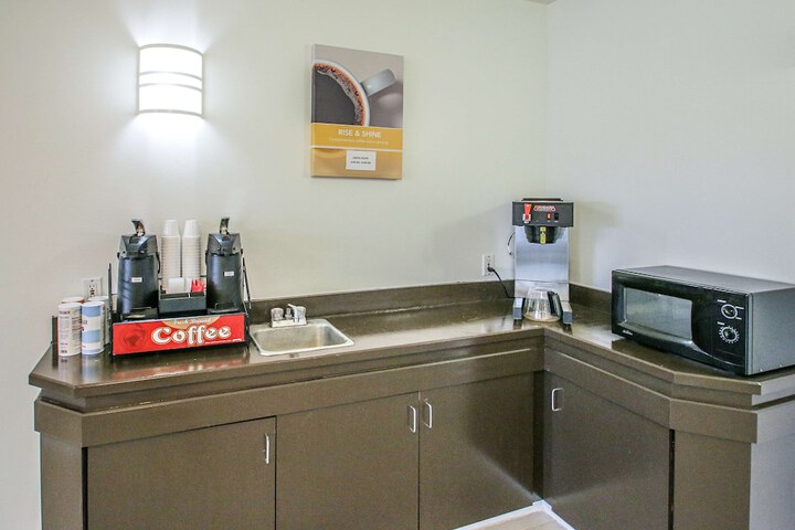 Breakfast/Coffee Service 28 of 32