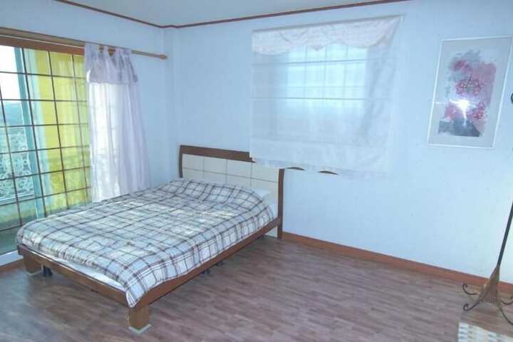 Room 14 of 34