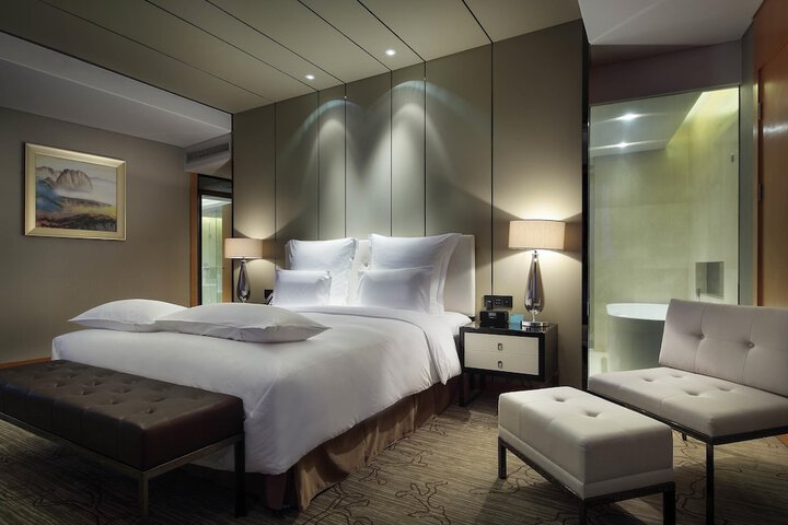 Room 27 of 87