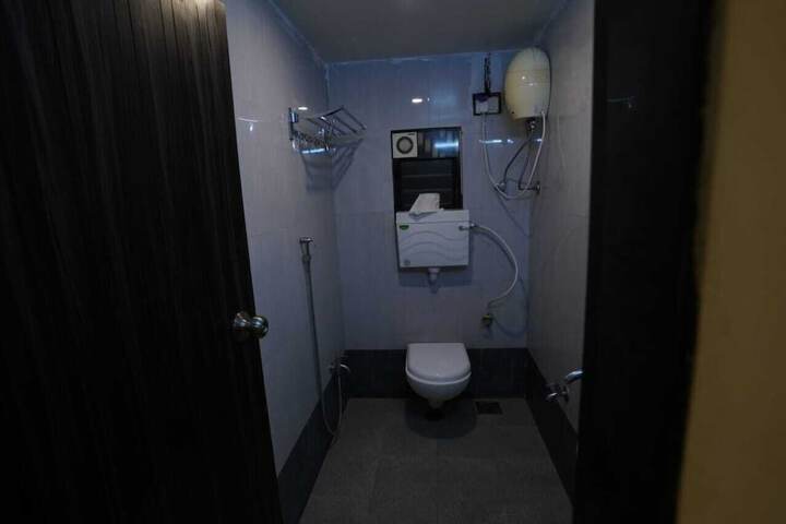 Room 9 of 41