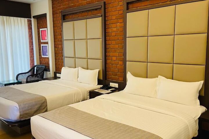 Room 3 of 16
