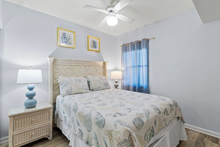 Room 2 of 94