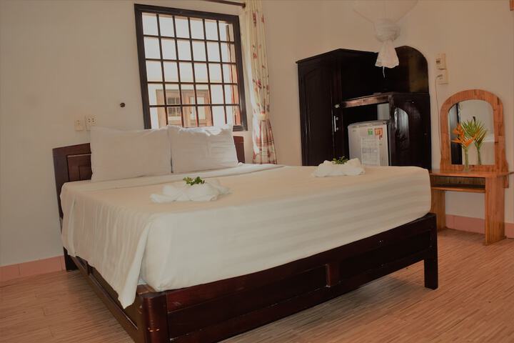 Room 5 of 92