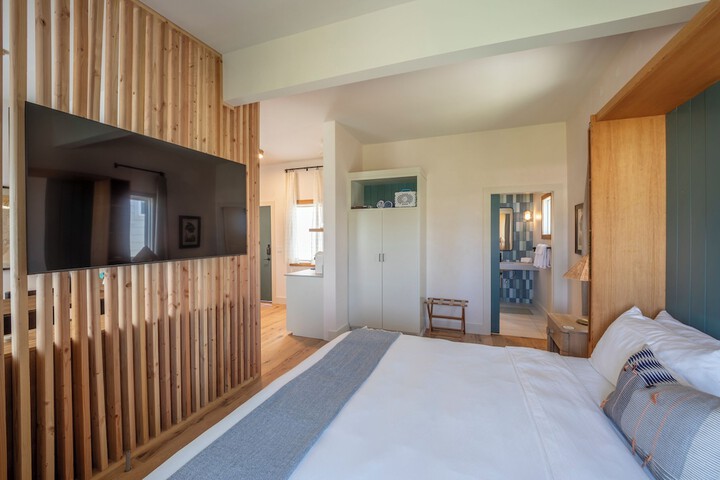 Room 8 of 22