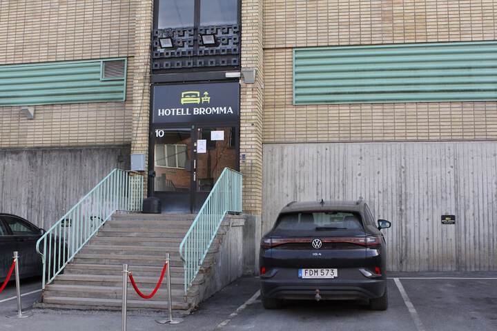 Hotel 2 of 82
