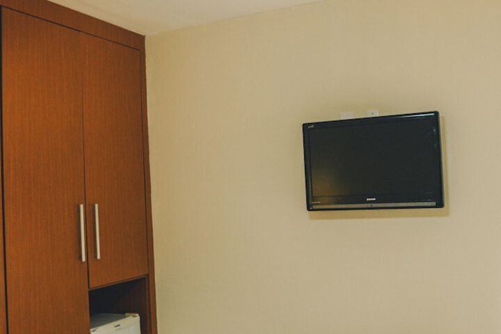 Room 11 of 90
