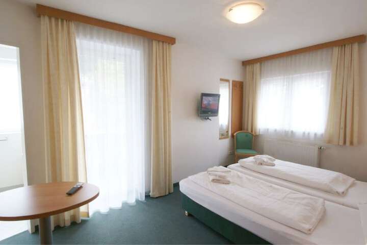 Room 18 of 19