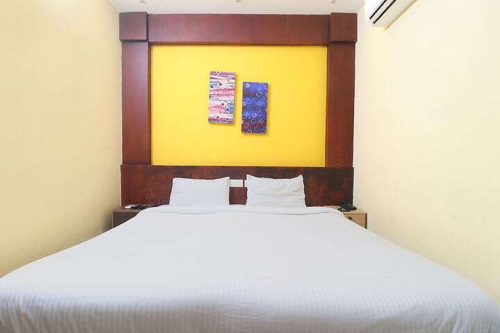 Room 16 of 38