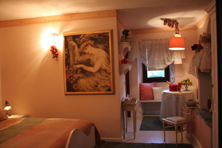 Room 11 of 29