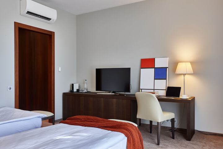Room 28 of 112