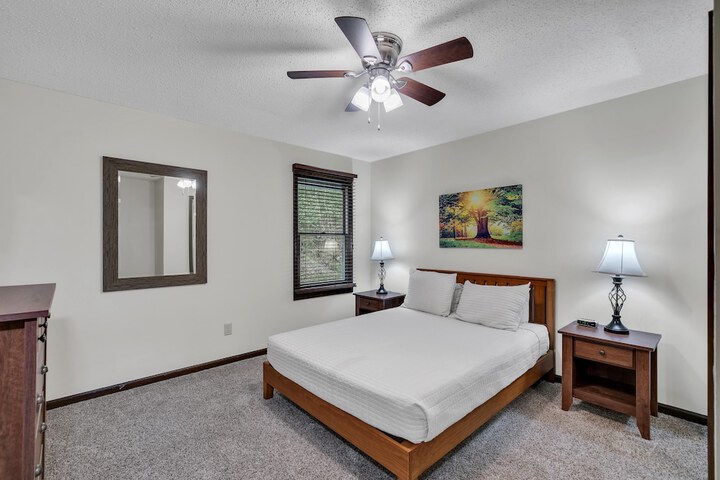 Room 13 of 180