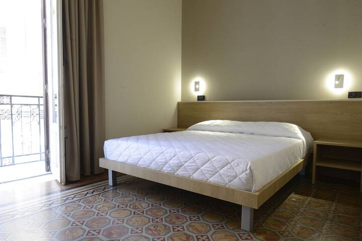 Room 4 of 8