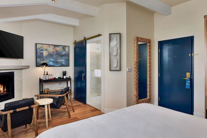 Room 5 of 101