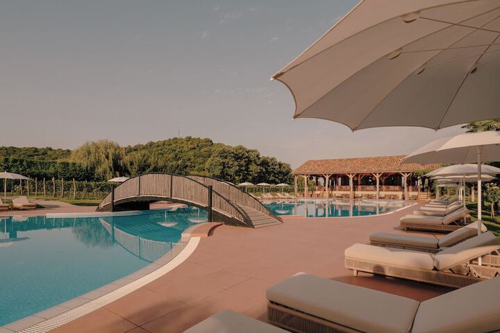 Pool 122 of 269
