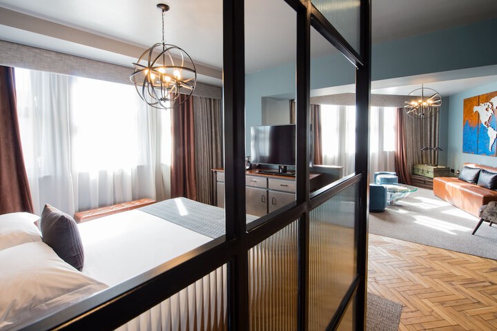 Room 10 of 97