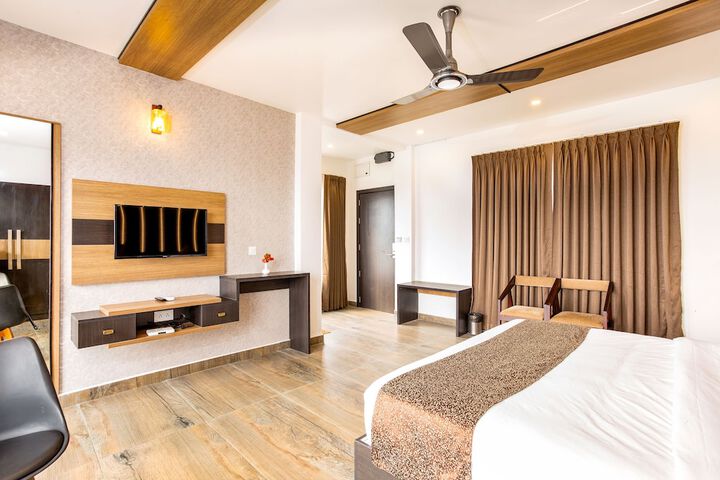 Room 2 of 67