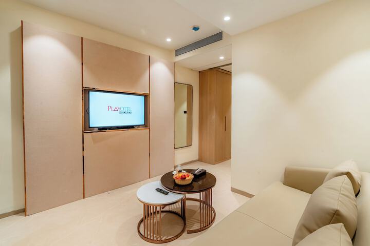 Room 30 of 51