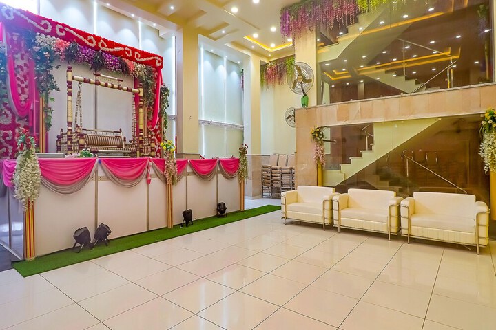 Hotel Interior 11 of 38