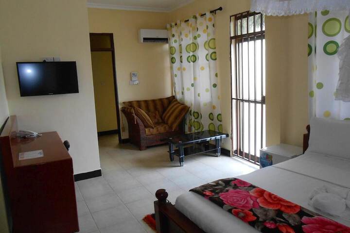 Room 8 of 30