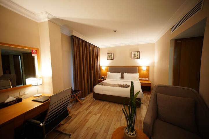 Room 36 of 163