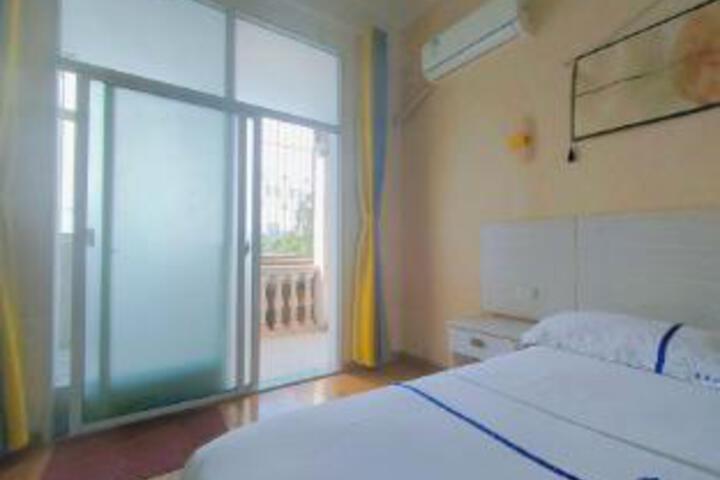 Room 6 of 6