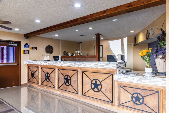 Hotel Interior 4 of 59