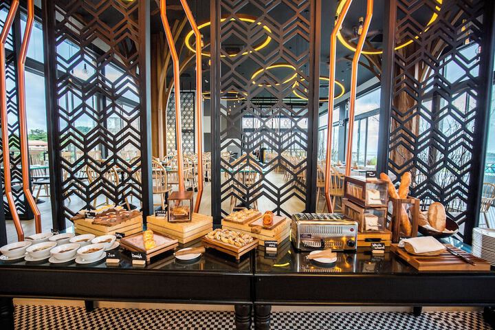 Dining 108 of 148