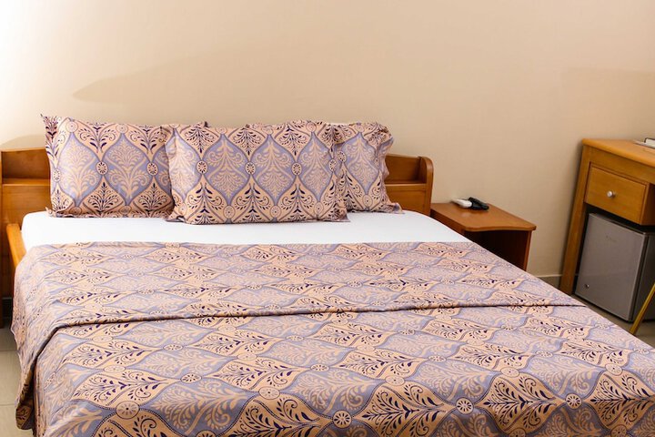Room 14 of 40