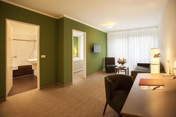Room 25 of 58
