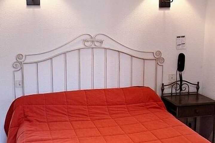 Room 3 of 34