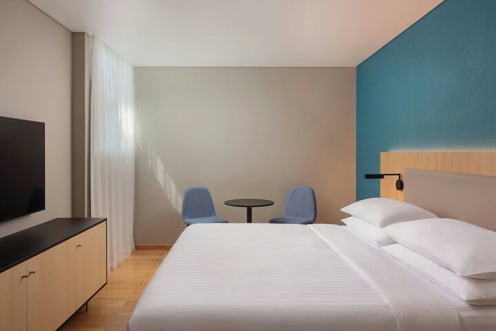 Room 10 of 45