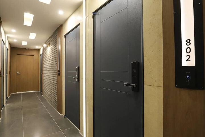 Ballroom/Hall 104 of 109