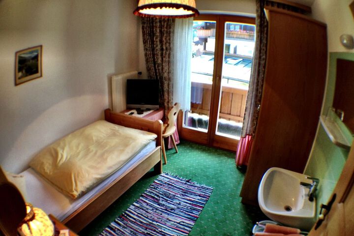 Room 3 of 50
