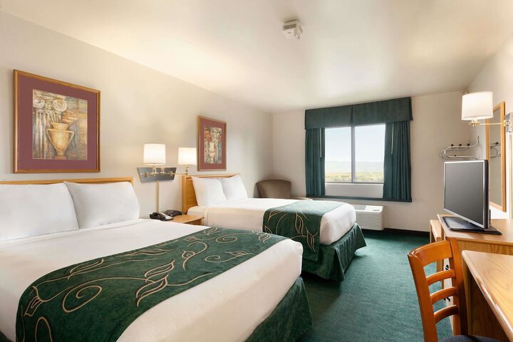 Room 9 of 16