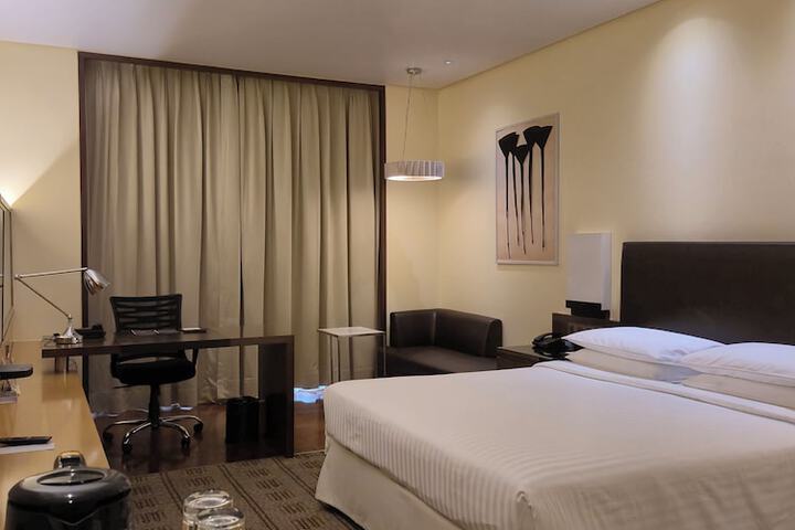Room 12 of 63