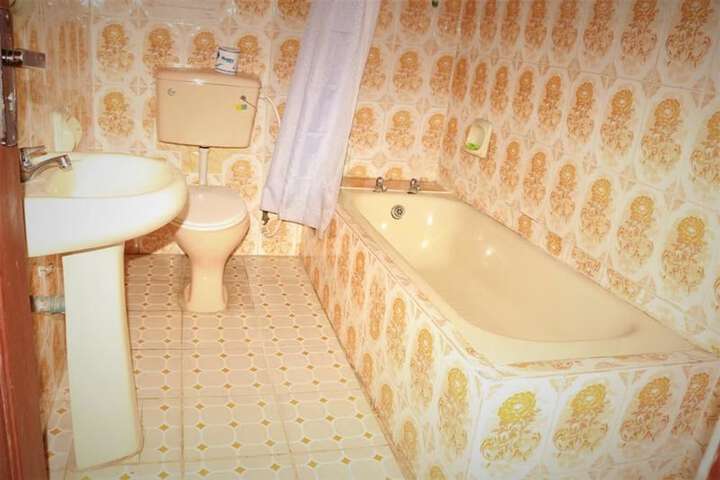 Room 44 of 68