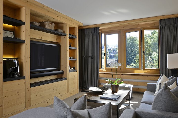 Room 7 of 90
